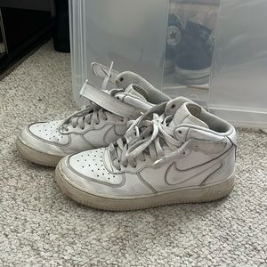 Worn mid top air force